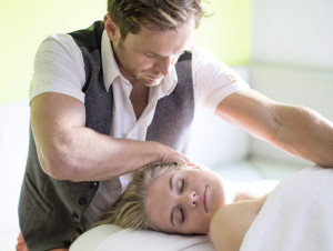 Harald Kitz hat die behutsame Anti-Stress-Massage haki stretch & relax entwickelt. Foto: schwarzbrunn